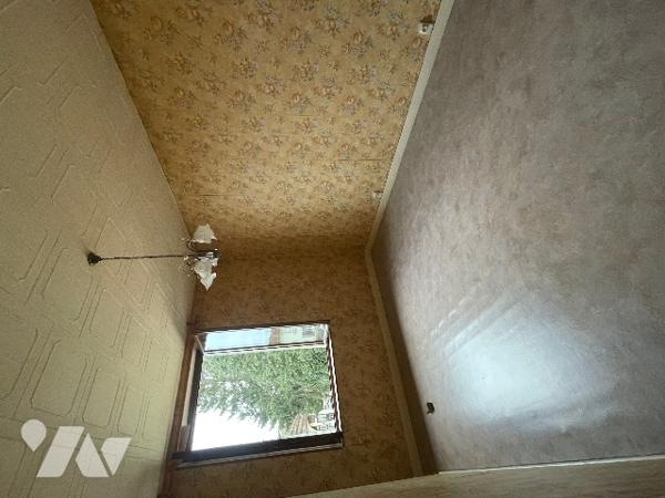 MAISON MITOYENNE DES DEUX COTES A RENOVER