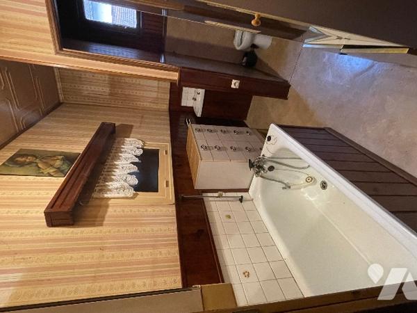 MAISON MITOYENNE DES DEUX COTES A RENOVER