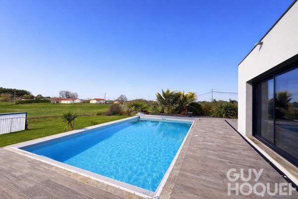 Maison contemporaine 148 m² proche ORTHEZ avec piscine et garage