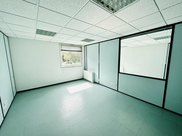 BUREAUX à VENDRE de 447.74 m²