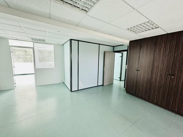 BUREAUX à VENDRE de 447.74 m²