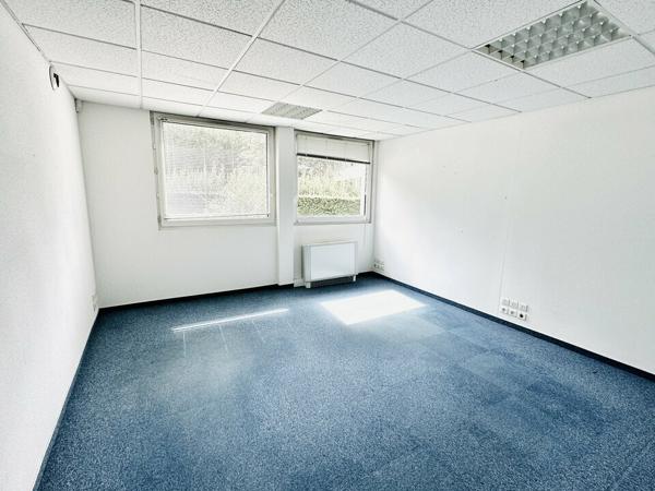 BUREAUX à VENDRE de 447.74 m²