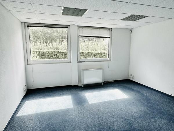 BUREAUX à VENDRE de 447.74 m²