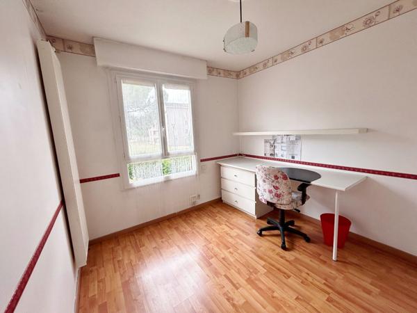 Appartement 4 pièce(s) 97 m2 proche Odyssud