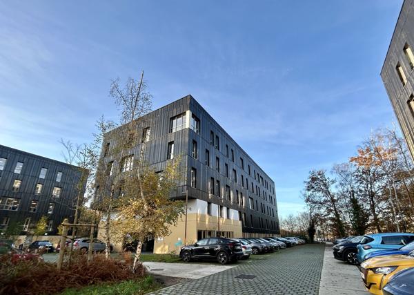 WE HUB - B4