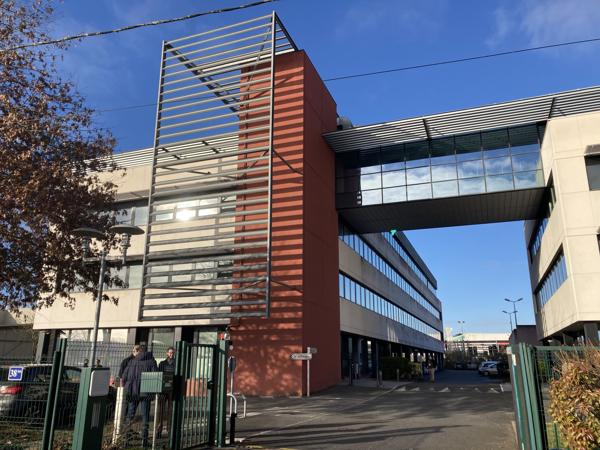 Bureaux à louer 2 612 m² à Gradignan proche A63 et rocade