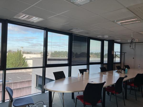 Bureaux à louer 2 612 m² à Gradignan proche A63 et rocade