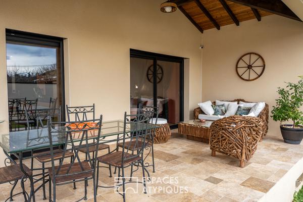 Maison contemporaine avec piscine et extérieur détente