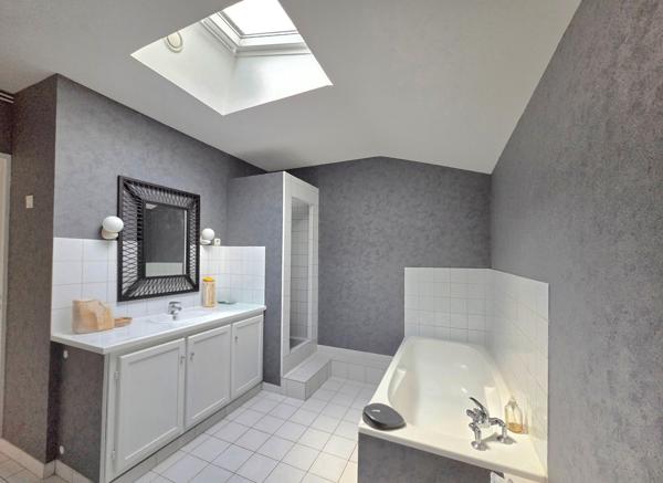 Maison 70m2, deux chambres, terrain 850 m2