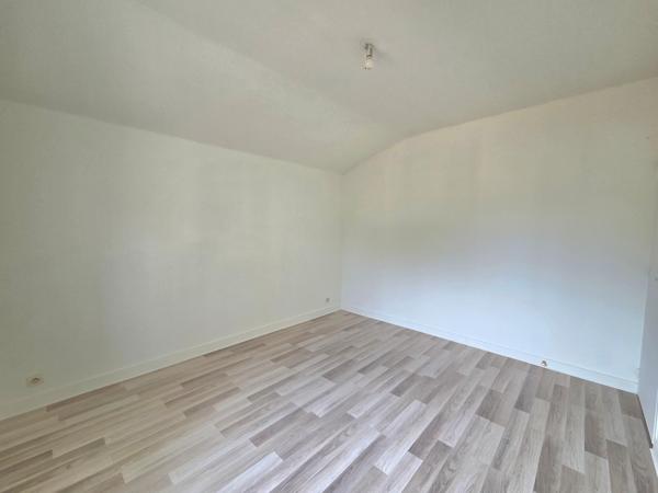 Maison 70m2, deux chambres, terrain 850 m2