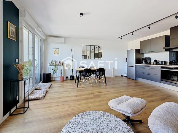 T3 récent avec terrasse et 2 stationnements