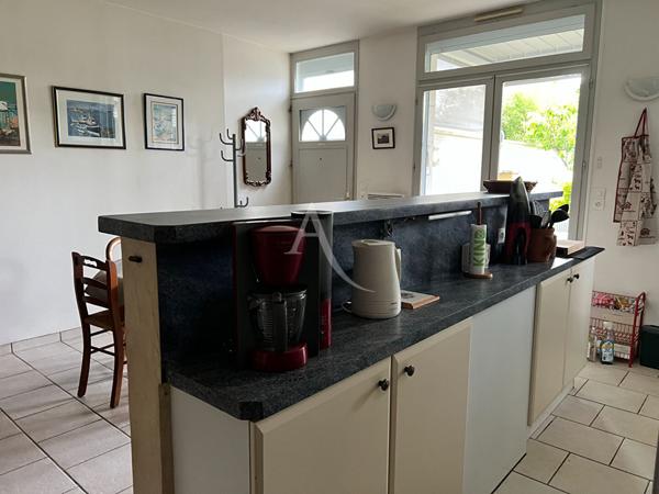 Maison Saintes à louer meublé de 60m² habitable.