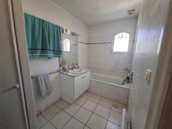 Maison t4 en résidence sécurisée