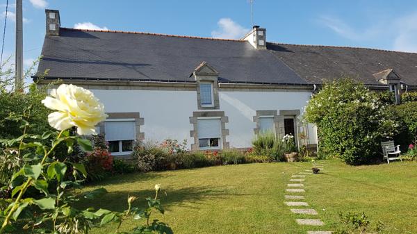 Longère en pierre avec dépendances sur 5 hectares – Charme et potentiel à la campagne