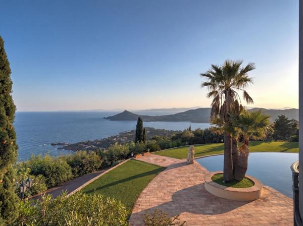 Vente Bastide Saint-Raphaël 7 Pièces 390 m²
