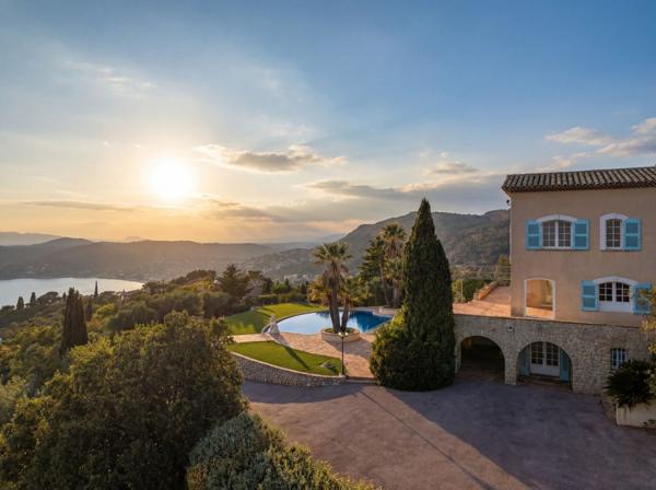 Vente Bastide Saint-Raphaël 7 Pièces 390 m²