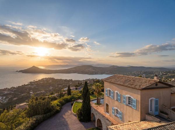 Vente Bastide Saint-Raphaël 7 Pièces 390 m²