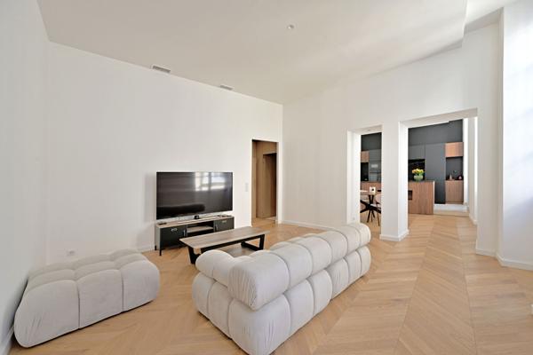 Appartement rénové de caractère – centre ville