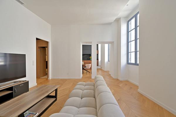 Appartement rénové de caractère – centre ville