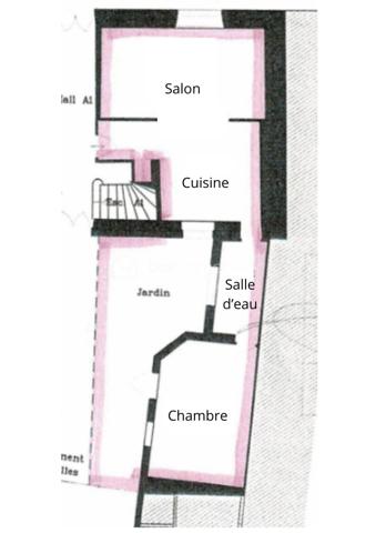 Situé en plein cœur du centre-ville, ce charmant appartement en rez-de-chaussée saura vous séduire par sa luminosité et son agencement optimisé.

Il se compose d’une entrée accueillante, d’un salon traversant baigné de lumière, d’une cuisine ouverte, d'une salle d'eau avec WC ainsi que d’une chambre avec accès direct au jardin grâce à une porte-fenêtre un véritable atout pour profiter d’un extérieur au quotidien 

Transports au pied de l’immeuble : le tramway à quelques pas facilite tous vos déplacements.

Les + qui font la différence :

Emplacement central recherché
Appartement lumineux
Accès direct à un espace extérieur
Faibles charges : seulement 27€/mois
Chauffage individuel

Découvrez ce bien comme si vous y étiez grâce à la visite virtuelle disponible