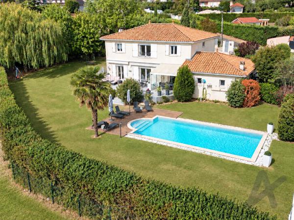 LENTILLY – Vue panoramique imprenable jusqu’à Fourvière pour cette vaste maison familiale