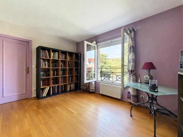 LENTILLY – Vue panoramique imprenable jusqu’à Fourvière pour cette vaste maison familiale