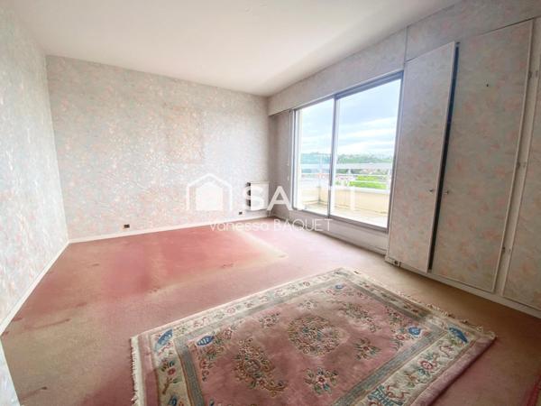 Rare sur le secteur : duplex 6 pièces avec extérieurs et stationnement