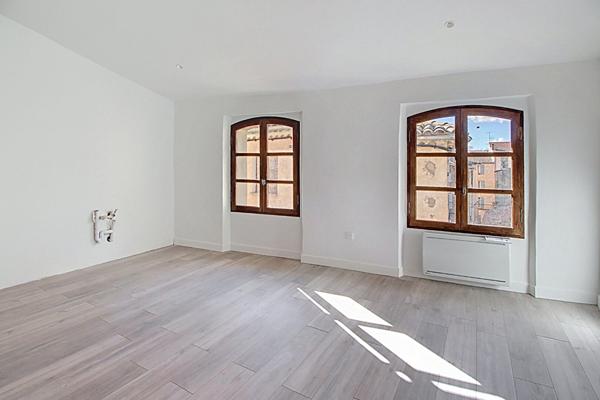 A VENDRE EN EXCLUSIVITE ! Appartement 2 pièces 39 m² au coeur du village de LORGUES