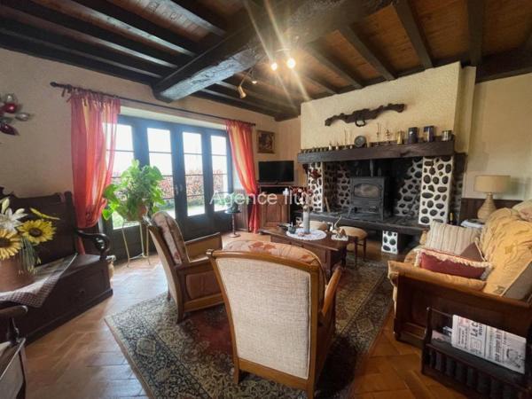 Maison - Proximite oloron-sainte-marie - Réf.:205400 EXCLUSIVITE - VALLEE DE JOSBAIG - AU CALME, CHARMANTE MAISON FAMILIALE T5 AU FORT POTENTIEL AVEC GRANDE GRANGE - (BAISSE DE PRIX)