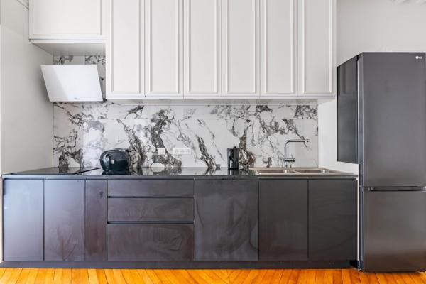 MAGNIFIQUE APPARTEMENT A 2 PAS DES CHAMPS ELYSEES