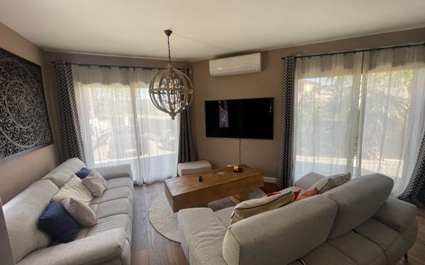 Maison à vendre    6 pièces •  Le Beausset