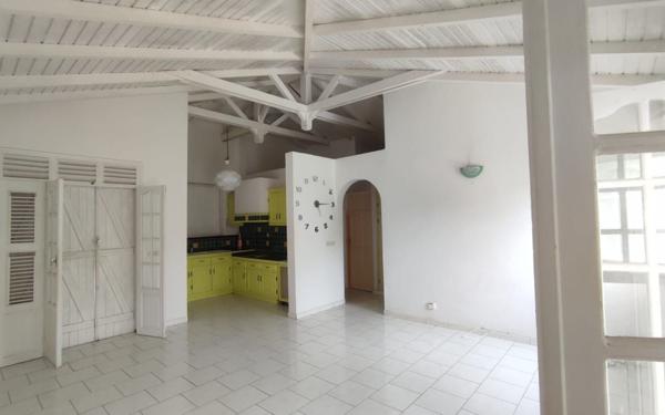 Maison à vendre    6 pièces •  Le Moule