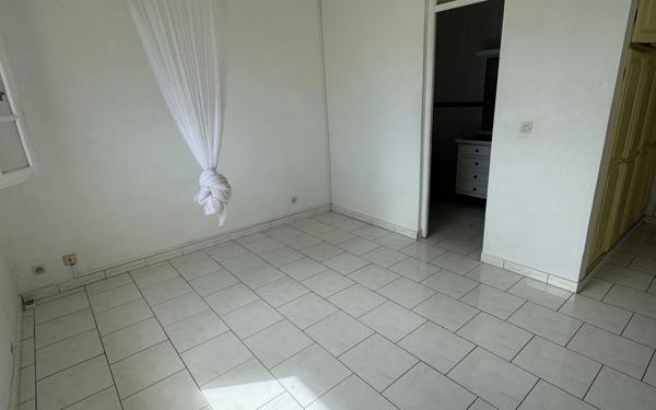 Maison à vendre    6 pièces •  Le Moule