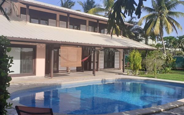 Maison à vendre    6 pièces •  Kourou