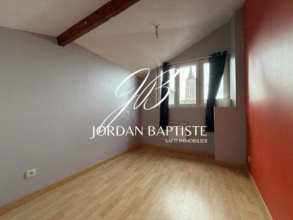MONTAUBAN – CŒUR DE VILLE – APPARTEMENT T2 BIS DUPLEX MEUBLÉ AVEC ASCENSEUR