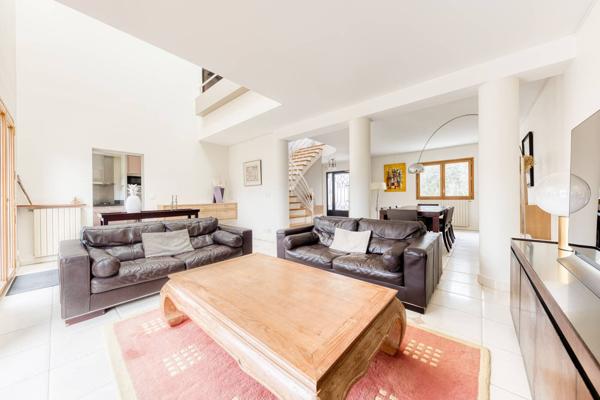 Maison Pontault Combault 7 pièce(s) 187,7 m2