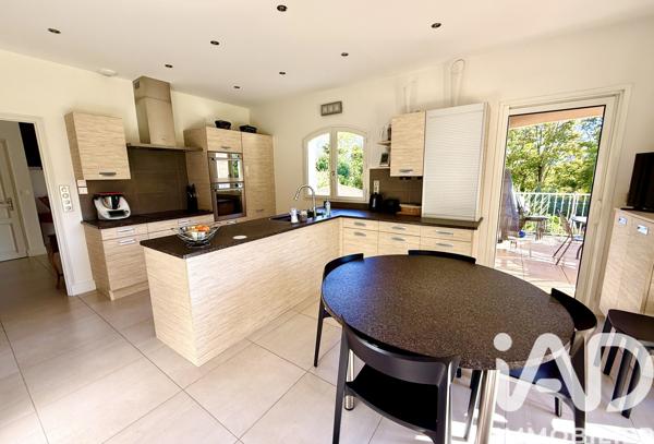 Maison à vendre 8 pièces 240 m² Saint-Didier-au-Mont-d'Or