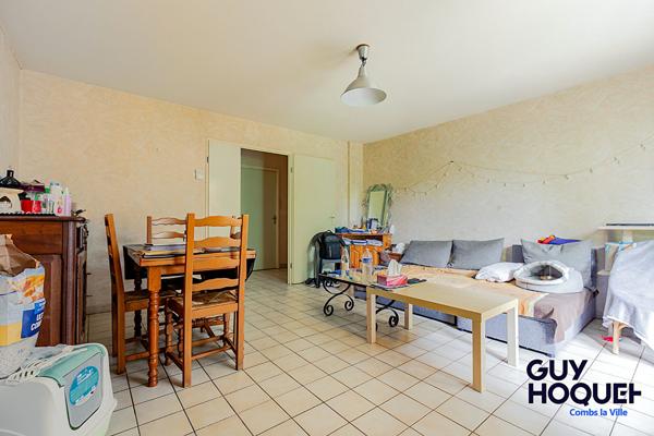 À vendre : Appartement 3 pièces avec terrasse à COMBS LA VILLE