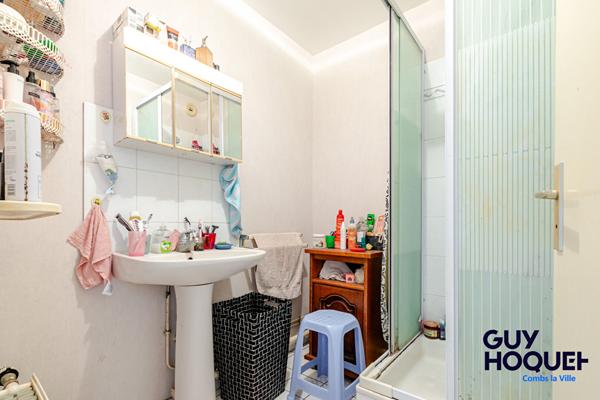 À vendre : Appartement 3 pièces avec terrasse à COMBS LA VILLE