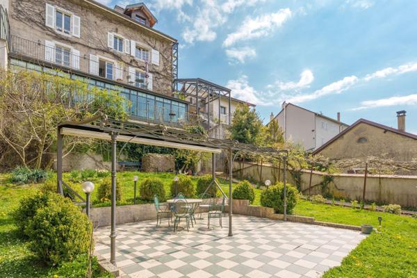 Vente Maison de ville Gex 12 Pièces 420 m²