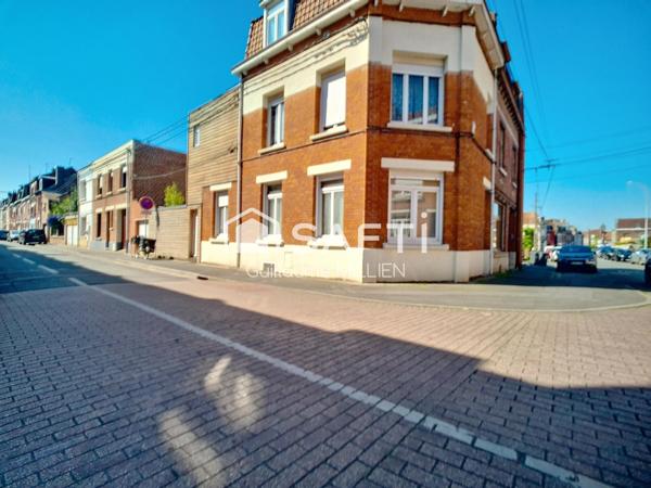 Maison semi individuelle 4 chs + bureau, terrasse, garage