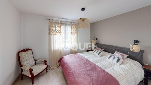 Saint Cyprien maison divisée en 2 appartements, 5 pièces, garage, jardin et piscine composé de deux habitations.