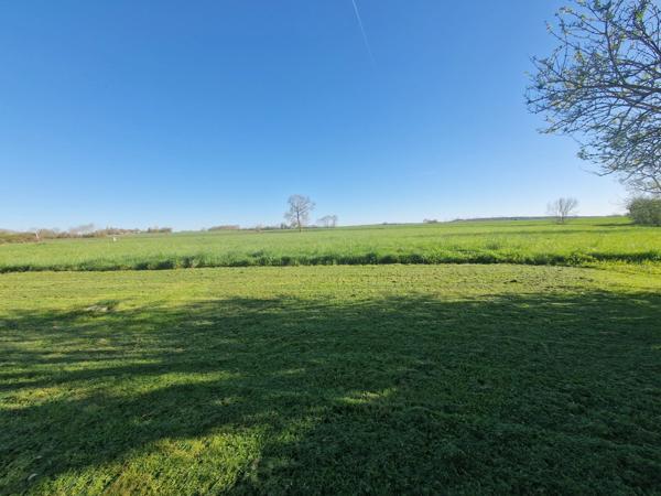 Propriete à vendre 5 pièces proche de SURGERES (17)- 156 m² habitables - 3ha700 - de terrain - 600 m² de dépendances