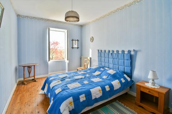 Propriete à vendre 5 pièces proche de SURGERES (17)- 156 m² habitables - 3ha700 - de terrain - 600 m² de dépendances