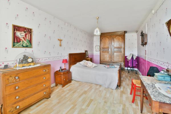 Propriete à vendre 5 pièces proche de SURGERES (17)- 156 m² habitables - 3ha700 - de terrain - 600 m² de dépendances