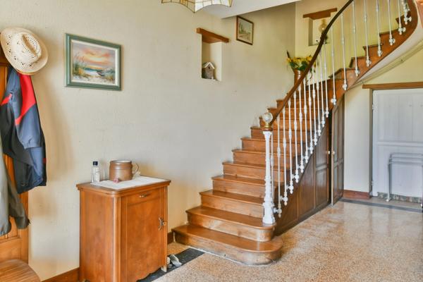 Propriete à vendre 5 pièces proche de SURGERES (17)- 156 m² habitables - 3ha700 - de terrain - 600 m² de dépendances