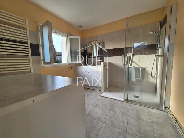 86200 CHALAIS Maison Chalais 4 pièce(s) 110 m2
