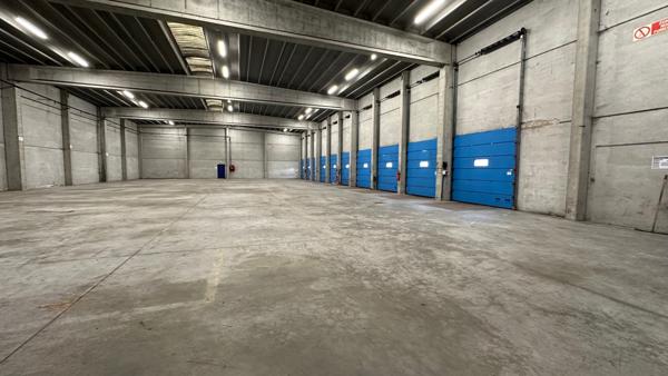 BÂTIMENT INDUSTRIEL DE 2500 m² DANS LE CIT DE RONCQ AVEC POSSIBILITÉ D’EXTENSION