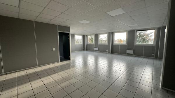 BÂTIMENT INDUSTRIEL DE 2500 m² DANS LE CIT DE RONCQ AVEC POSSIBILITÉ D’EXTENSION