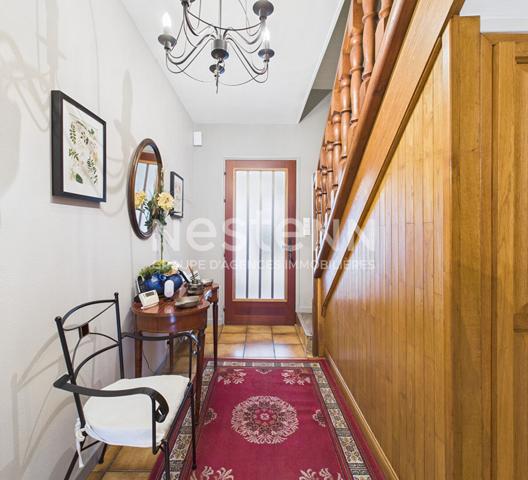 A vendre à Aurillac, quartier Baradel, Maison de type 6 d'une surface de 115 m², avec garage et jardin.